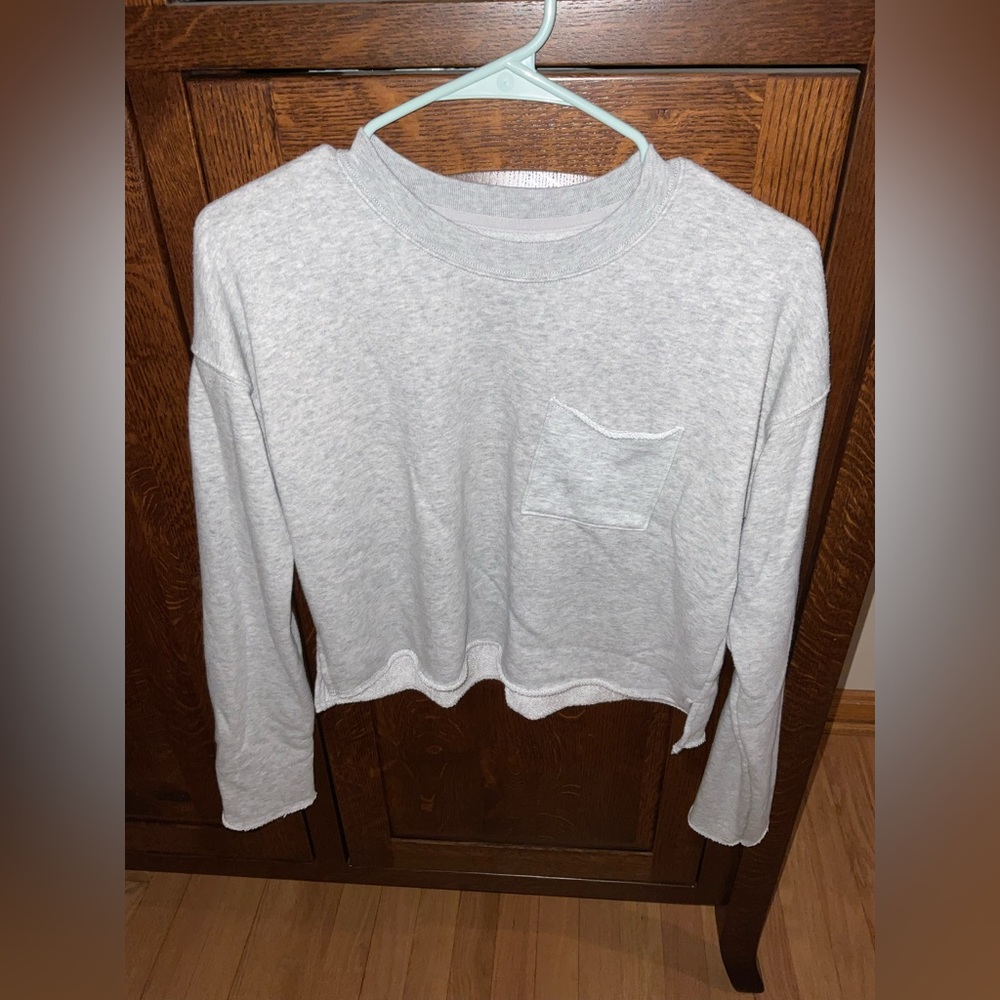 Cropped crew neck